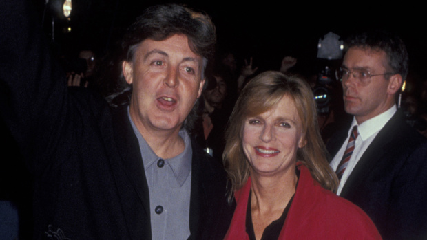 Paul McCartney pays tribute to his late wife, Linda, every Christmas ...