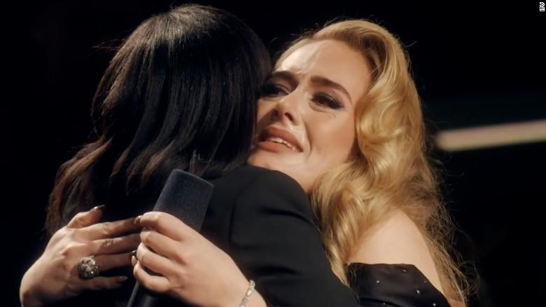 Adele Bursts Into Tears Mid-concert By Surprise Reunion With Beloved ...